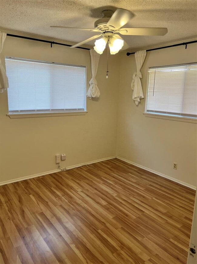 Building Photo - 8311 Hathaway Dr