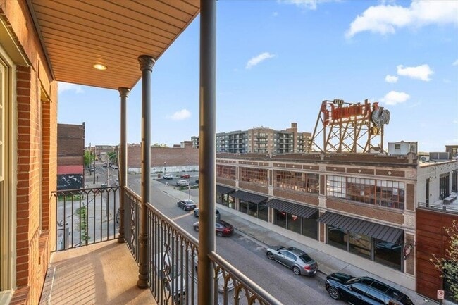 Building Photo - 65 E Pontotoc Ave
