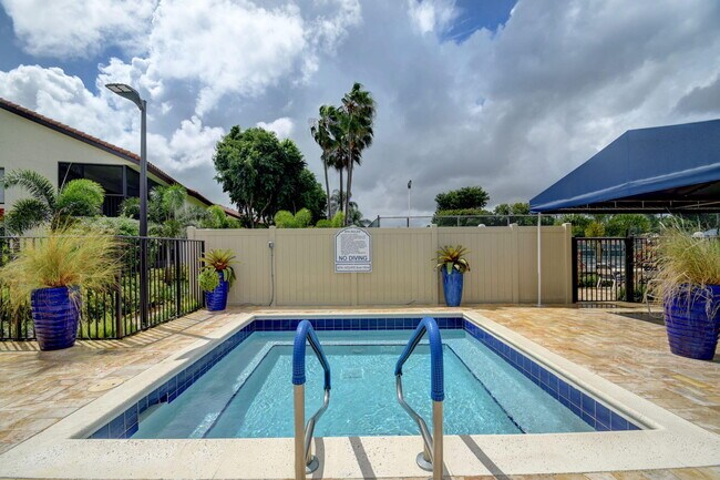 Building Photo - 10924 Roebelini Palm Ct