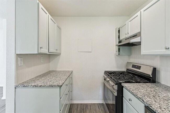 Building Photo - 1006 SE 51st St