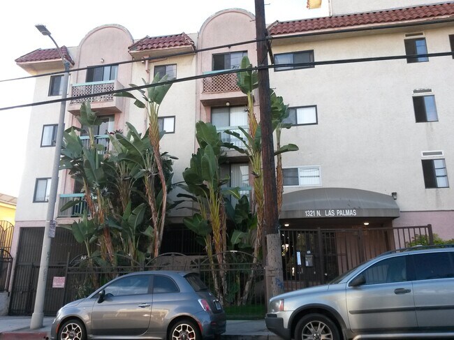 Primary Photo - 1321 N Las Palmas Ave