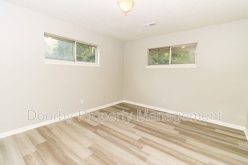 Building Photo - 7823 Basswood Ln