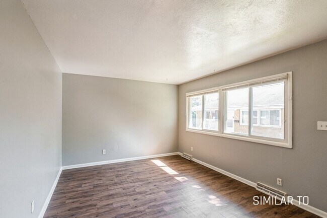 Building Photo - 3420 SW 8th St