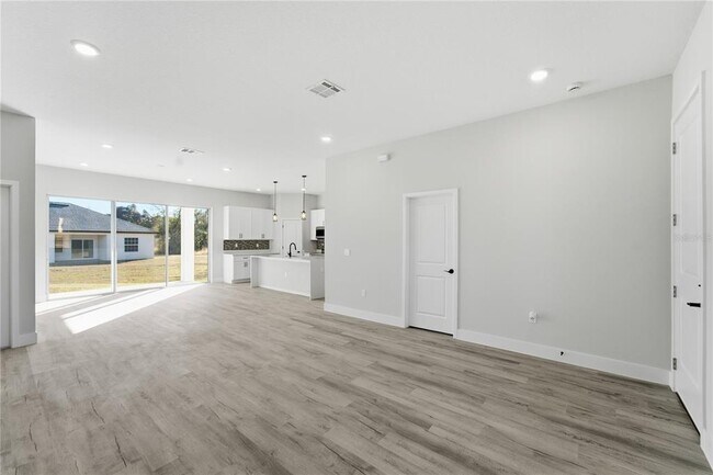 Building Photo - 13690 SW 43rd Cir