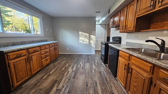 Building Photo - 1258 Richard Ct