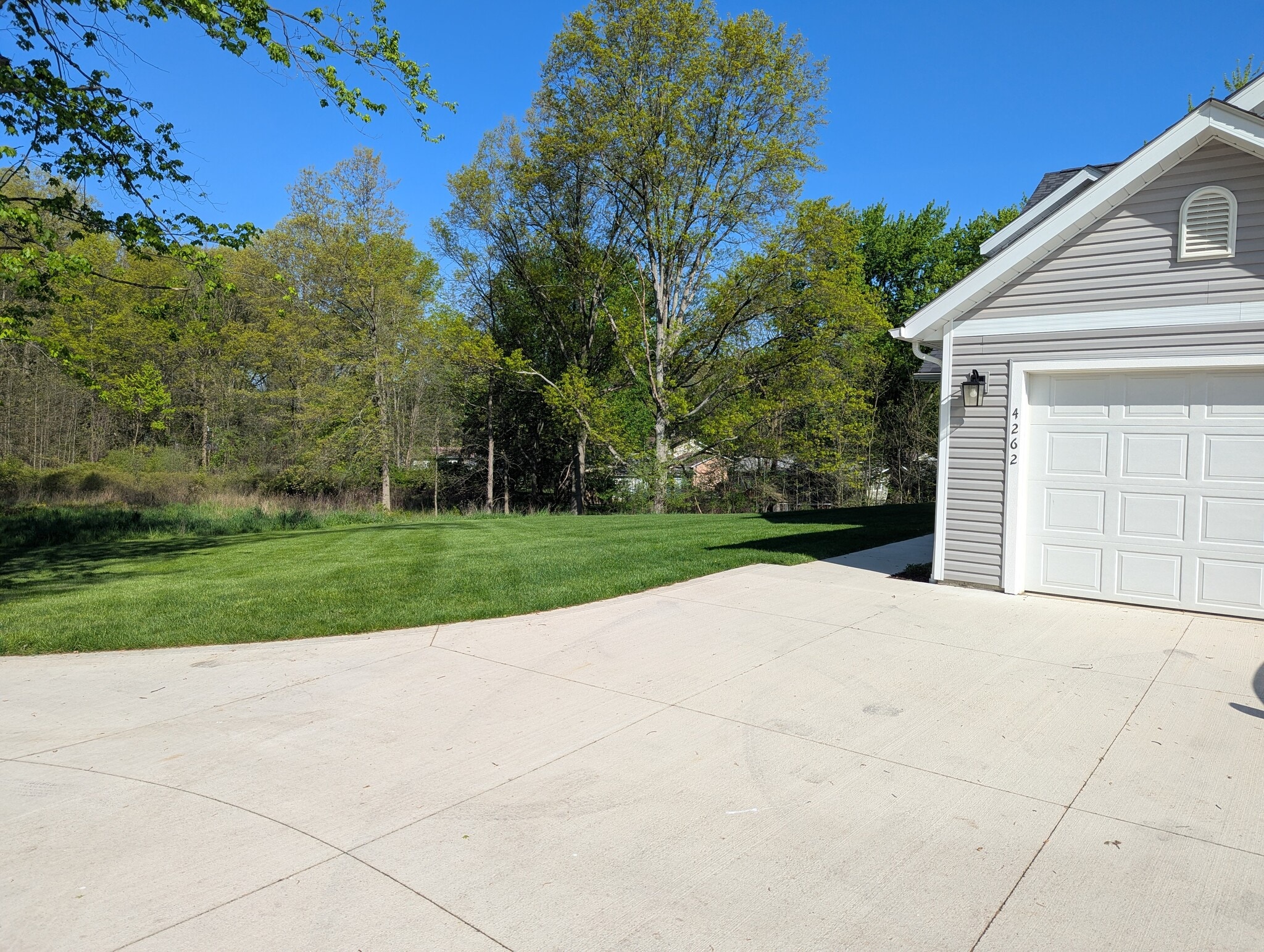 Full acre Rear yard - 4262 Stow Rd