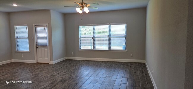 Building Photo - Beautiful 3-Bedroom Townhome with 2-Car Garage in Greenville!