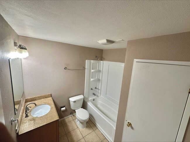 Building Photo - 6105 N 16th St