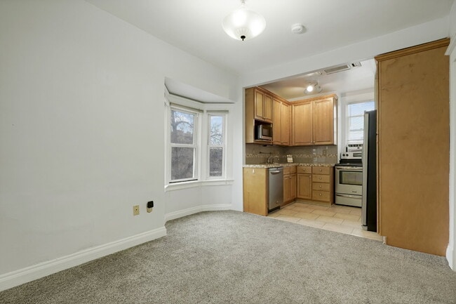 Building Photo - Starter Two Bedroom in Great Neighborhood - Low Deposit