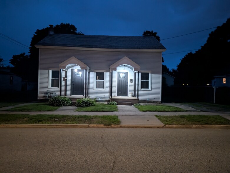 Building Photo - 32 Platt St