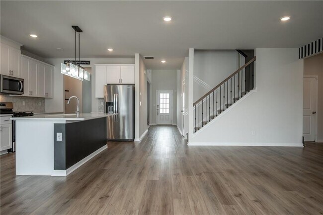 Building Photo - 13 Westerly Sta