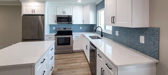 Building Photo - Venice Beach Apts Annual Condo for Rent