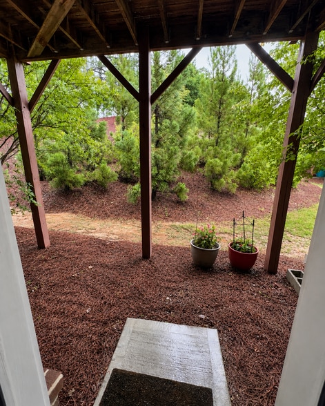Building Photo - 1566 Ridgebrook Downs