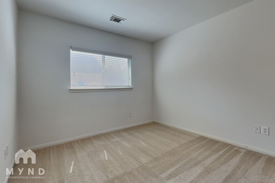 Building Photo - 14 E Sage Creek Pl