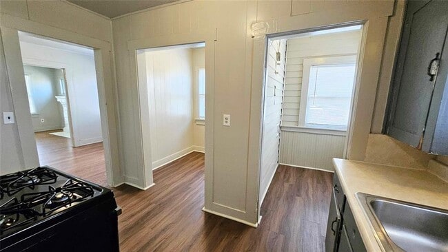 Building Photo - 1501 NE 17th St