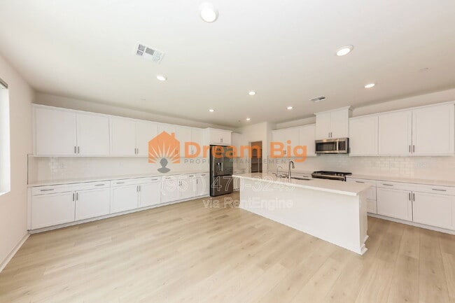 Building Photo - 2256 Stelamar Wy