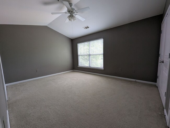 Building Photo - 3 Bed/3 Bath Apartment in the Woodlands Community w/ Resort-Style Amenities
