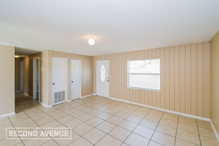Building Photo - 10966 Whitly Ct