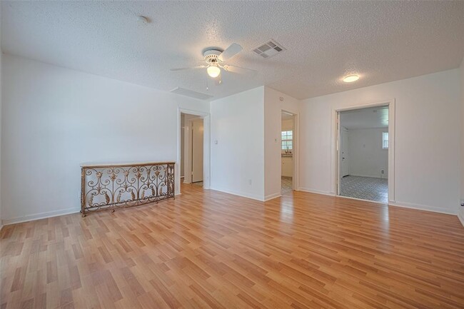 Building Photo - 5513 Fairdale Ln