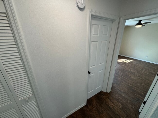 Building Photo - Your Dream Home Awaits! MASSIVE Backyard! ...