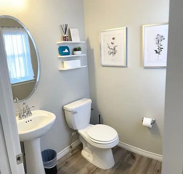 entry bathroom - 5423 Hammond Dr