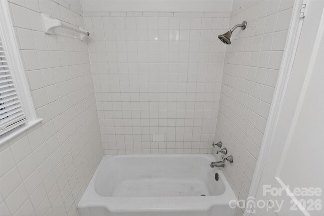 Building Photo - 1415 Herrin Ave