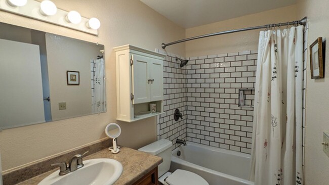 Building Photo - Quiet Peaceful Furnished 3/1.5 Condo, some...