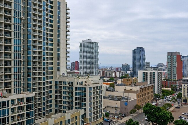 Building Photo - 50% Off First Month's Rent! Stellar Symphony Terrace Condo!
