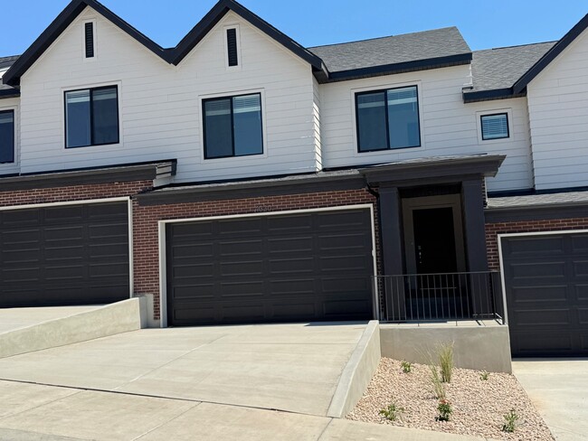 Building Photo - 4334 N Buckstone Wy