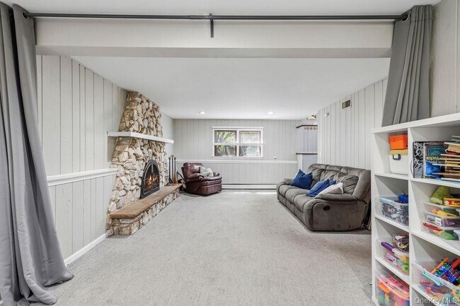 Building Photo - 44 Palisades Ct