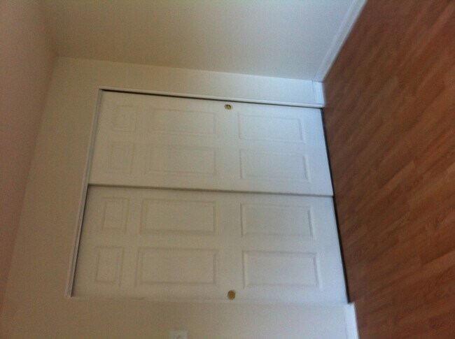 Building Photo - 9368 Bay Colony Dr