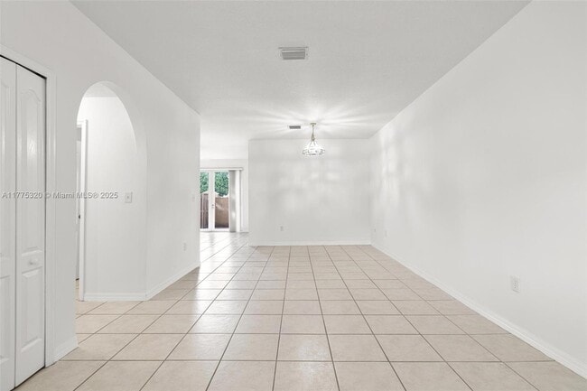 Building Photo - 10863 SW 88th Terrace