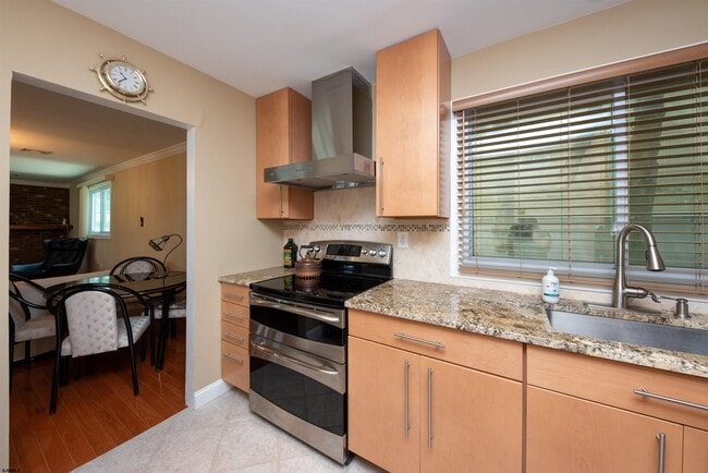 Building Photo - 3201 Bayland Dr