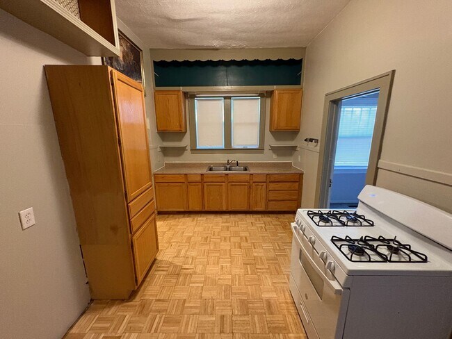 Building Photo - 2274 Orchard St