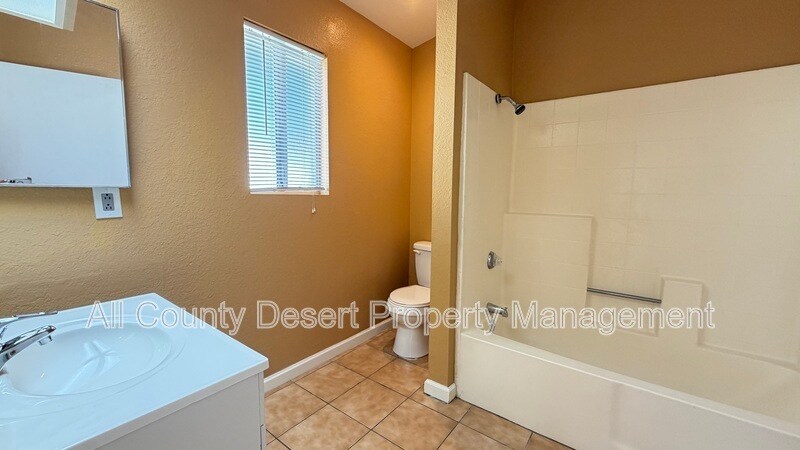 Building Photo - 79891 Ave 42