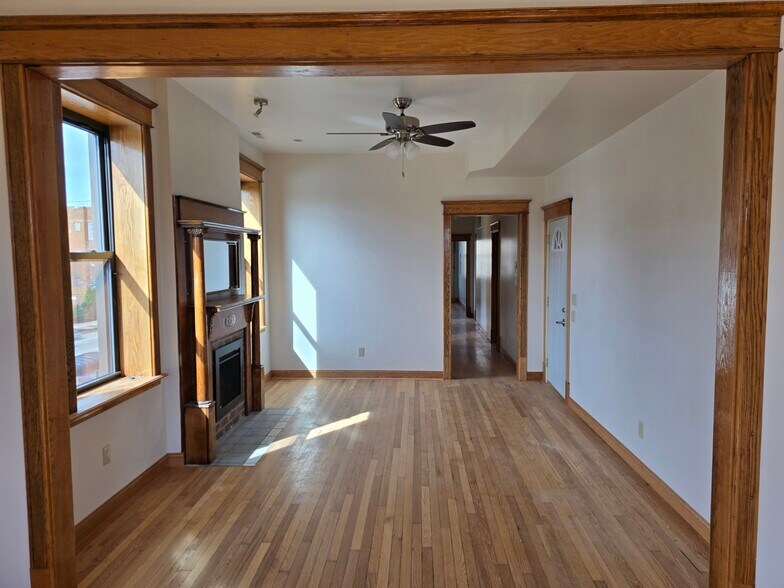 2nd Parlor w/Fireplace - 1204 N Kedzie Ave
