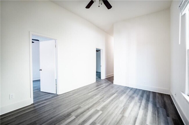 Building Photo - 1353 Finley St NE