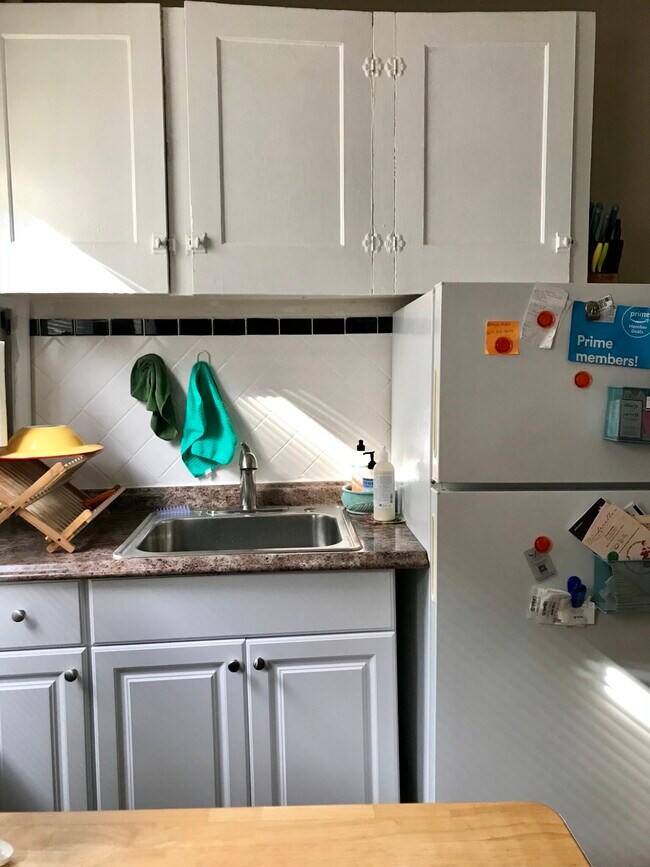 Building Photo - 359 Windsor St