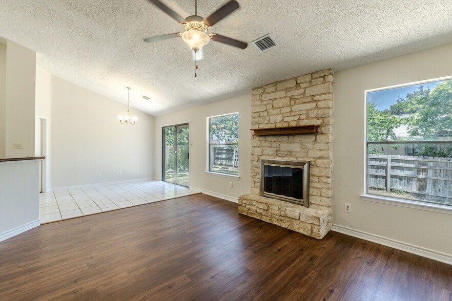 Building Photo - 1802 Verbena Way