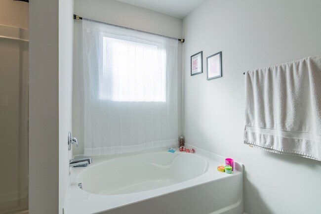 Building Photo - Like New Home in Grovetown