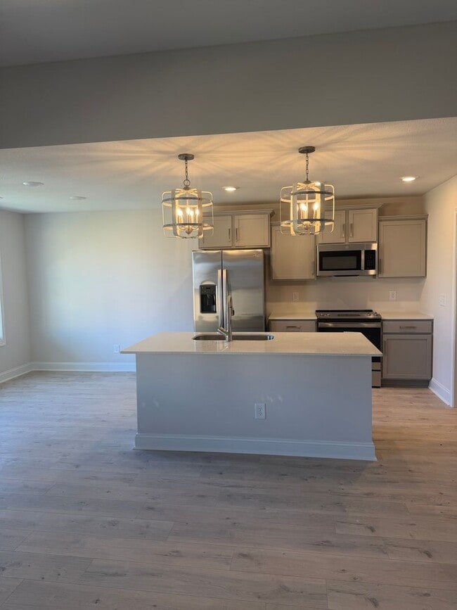 Building Photo - Brand New Three Bedroom