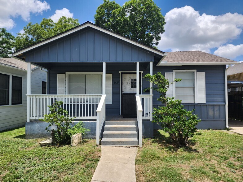 Primary Photo - 1427 Hays St