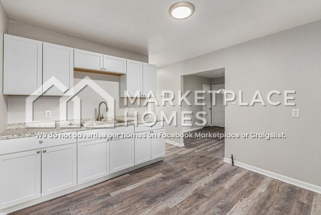 Building Photo - 12782 Couwlier Ave