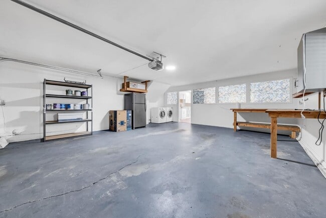 Building Photo - 280 Angelita Ave