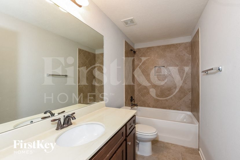 Building Photo - 148 Al Jennah Blvd