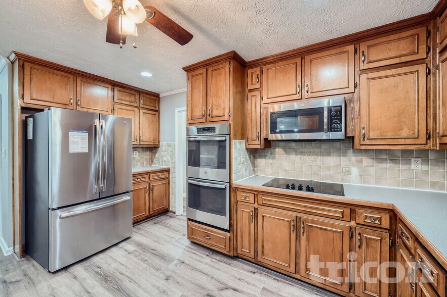 Building Photo - 3944 River Dr SW