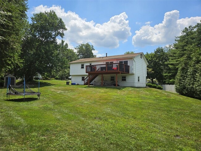 Building Photo - 8 Spur Dr