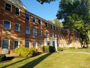 Building Photo - 13789 Cedar Rd