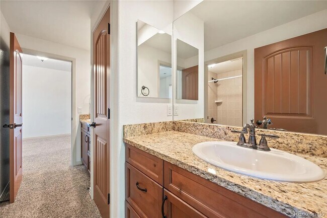 Building Photo - Amazing, Large & Beautiful Lakewood Home A...