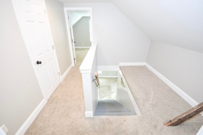 Building Photo - 5 Fern Ct